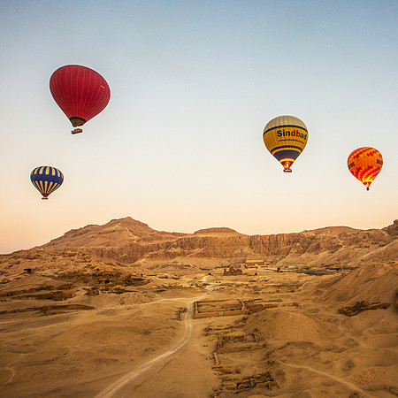 valleys baloons copy
